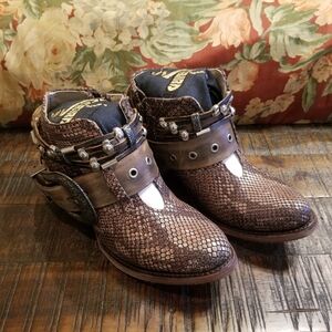 NIB Freebird by Steven Saloon - Pink Multi Snake